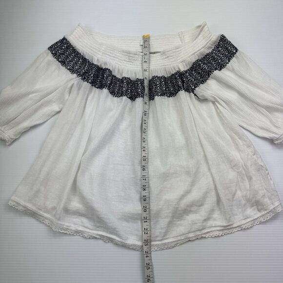 Crown & Ivy Women’s Large White Embroidered Peasant Boho Blouse Top L - Picture 7 of 10